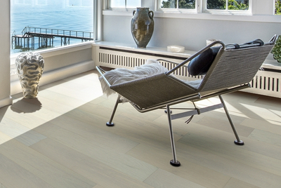 Hallmark Floors Serenity in Pure Oak Hallmark Floors Serenity in Pure Oak